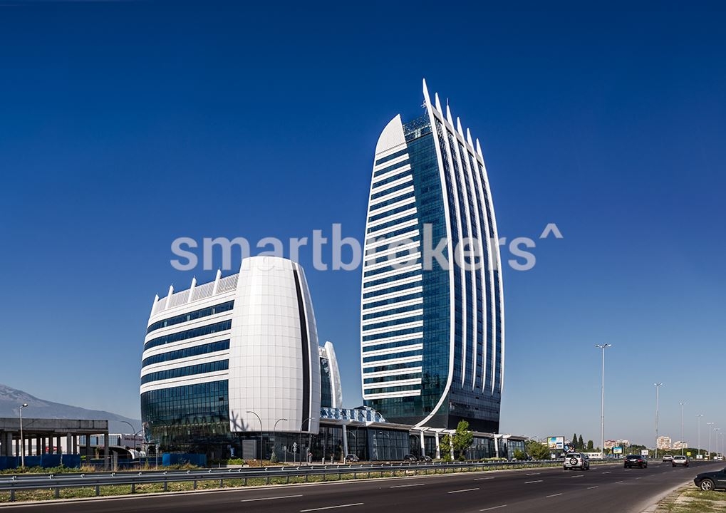 Панорамен офис под наем в емблематичната бизнес сграда "Capital Fort"  до Метростанция "ИЕЦ - Цариградско шосе"