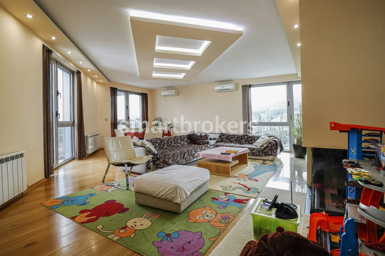 Fantastic multi-room apartment on Bulgaria Boulevard