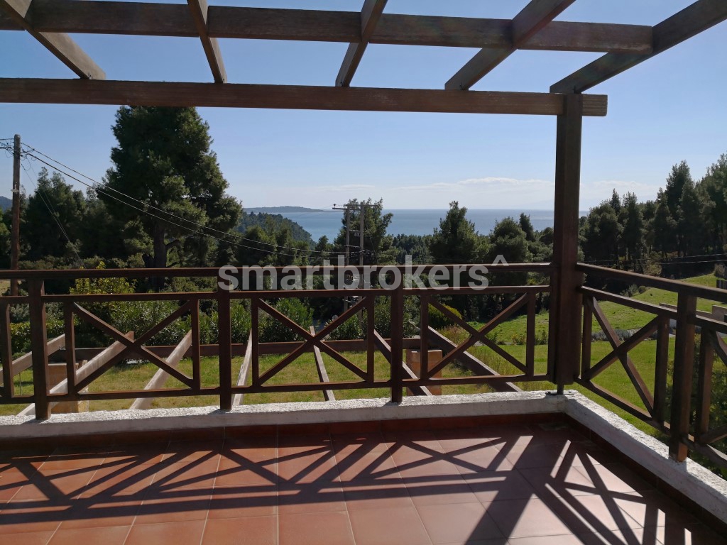 A wonderful three-bedroom summer residence with an incredible view of the sea near Sivri