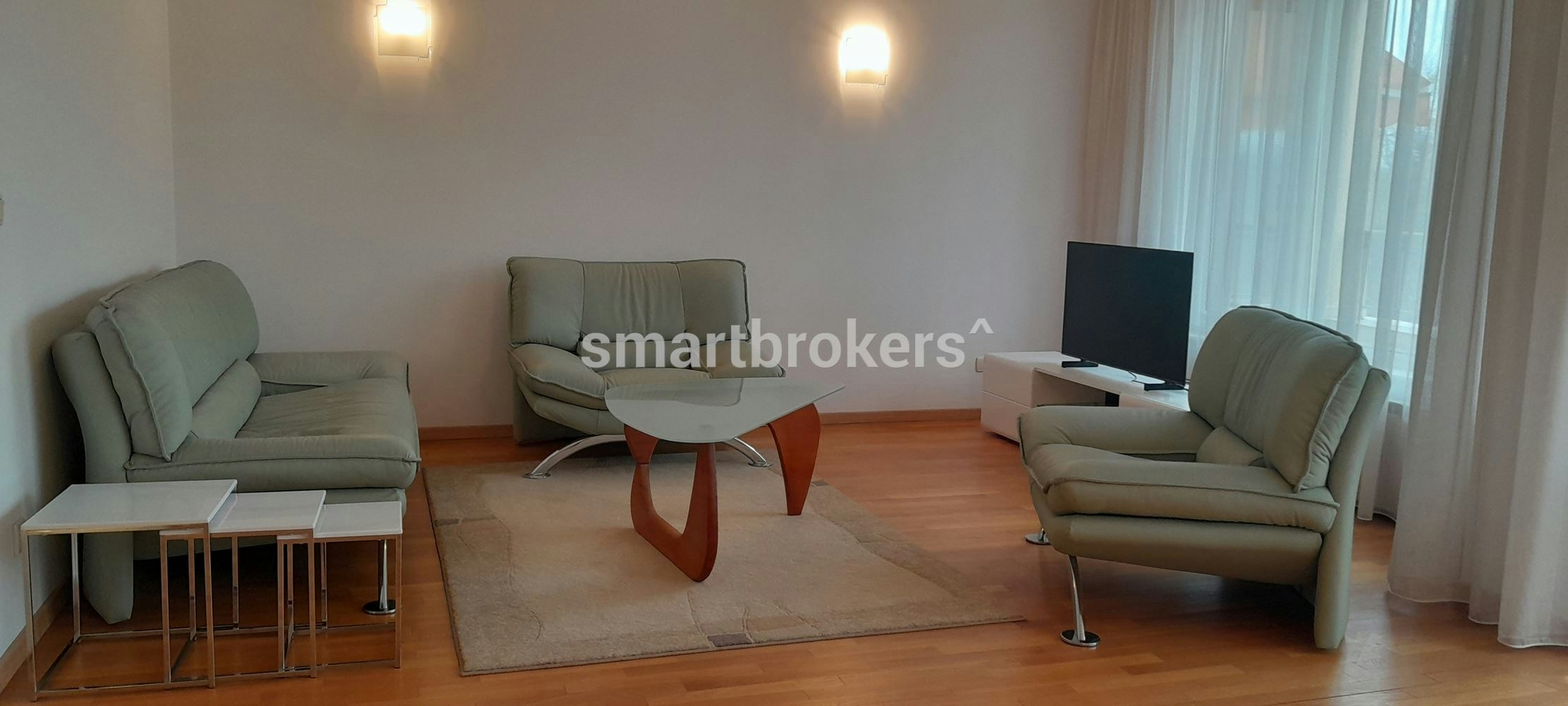 Spacious and bright two-bedroom apartment for rent in Lozenets